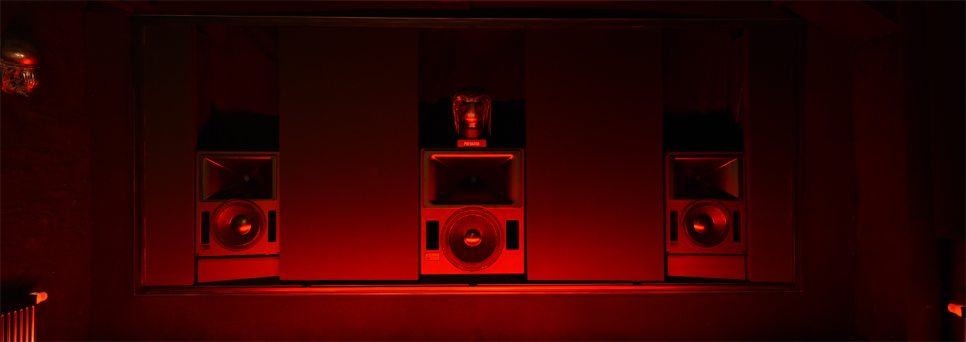 Meyer Sound Residential Cinema Heimkino.jpg Meyer Sound Residential Cinema Heimkino.jpg
